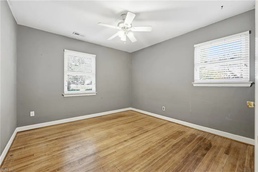 Norfolk, Virginia 23509, United States, 3 Bedrooms Bedrooms, ,2 BathroomsBathrooms,Residential,Active,240668