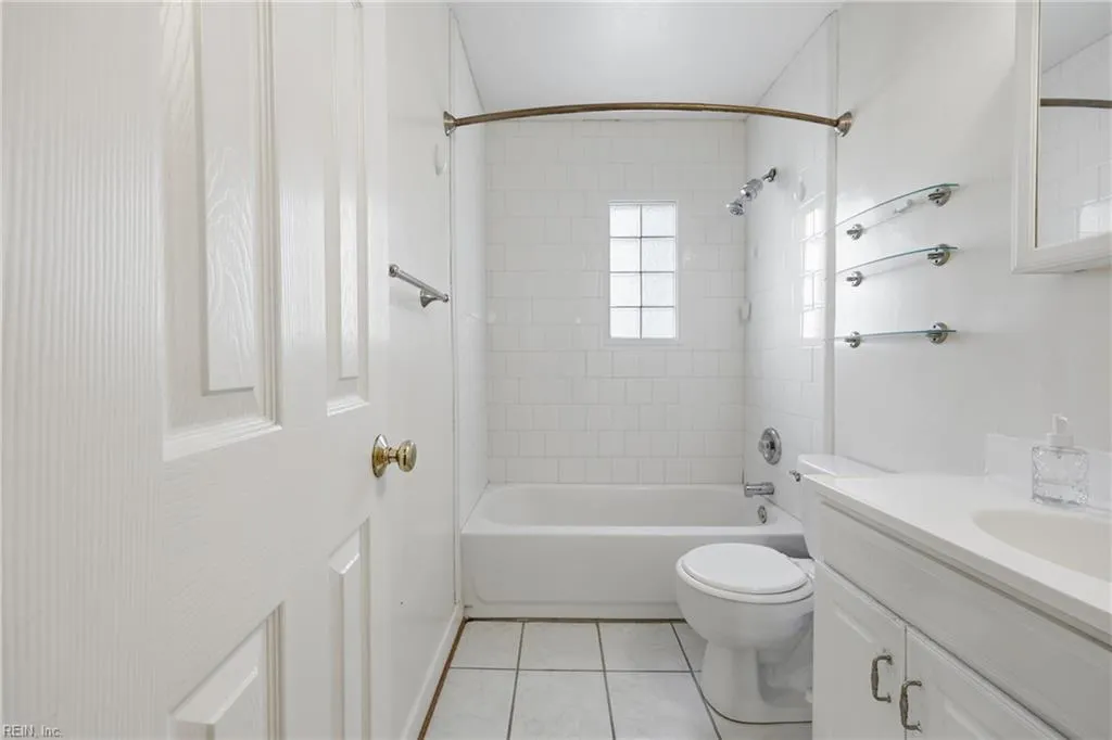 Norfolk, Virginia 23509, United States, 3 Bedrooms Bedrooms, ,2 BathroomsBathrooms,Residential,Active,240668