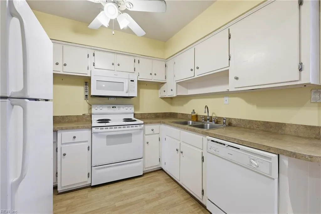 Norfolk, Virginia 23509, United States, 3 Bedrooms Bedrooms, ,2 BathroomsBathrooms,Residential,Active,240668