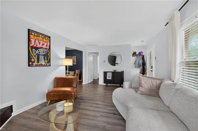611 Maryland Avenue, photo 5 of 24