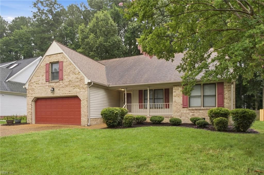 Photo of 104 Blacksmith Arch, Yorktown, VA 23693 (MLS # 10642344)