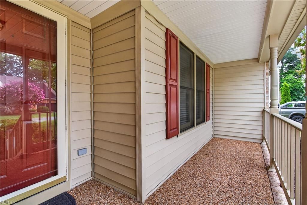 Photo of 104 Blacksmith Arch, Yorktown, VA 23693 (MLS # 10642344)