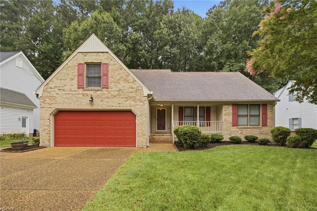 Photo of 104 Blacksmith Arch, Yorktown, VA 23693 (MLS # 10642344)