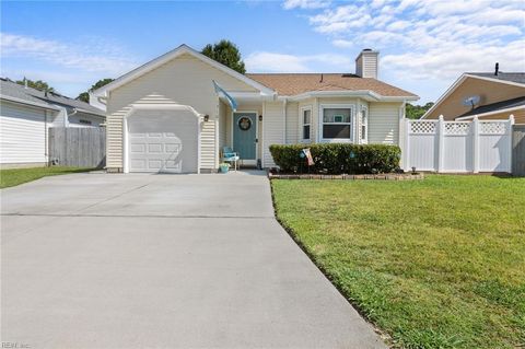 Single Family Residence in Virginia Beach VA 1310 Chickadee Lane.jpg