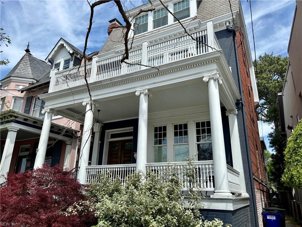 Photo of 522 Mowbray Arch, Norfolk, VA 23507 (MLS # 10600874)