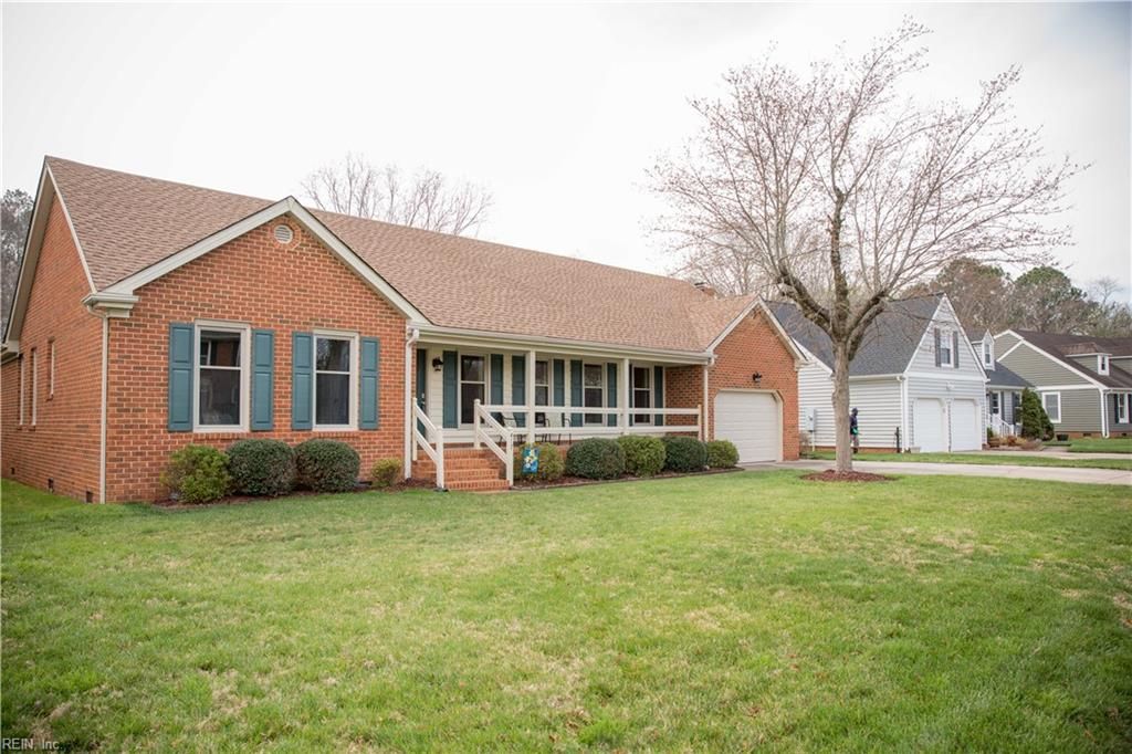 Photo of 417 Granada Drive, Chesapeake, VA 23322 (MLS # 10624615)