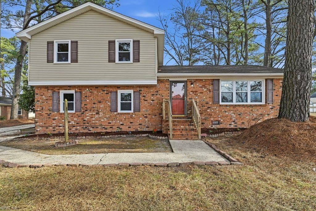 Photo of 112 Deborah Drive, Suffolk, VA 23434 (MLS # 10614078)