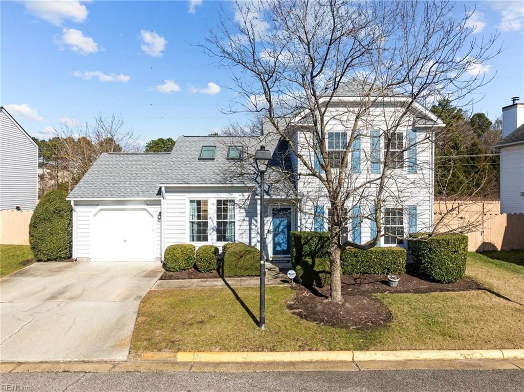 Photo of 337 Oak Lake Run, Chesapeake, VA 23320 (MLS # 10624943)
