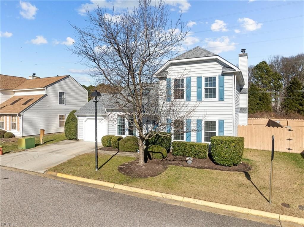 Photo of 337 Oak Lake Run, Chesapeake, VA 23320 (MLS # 10624943)