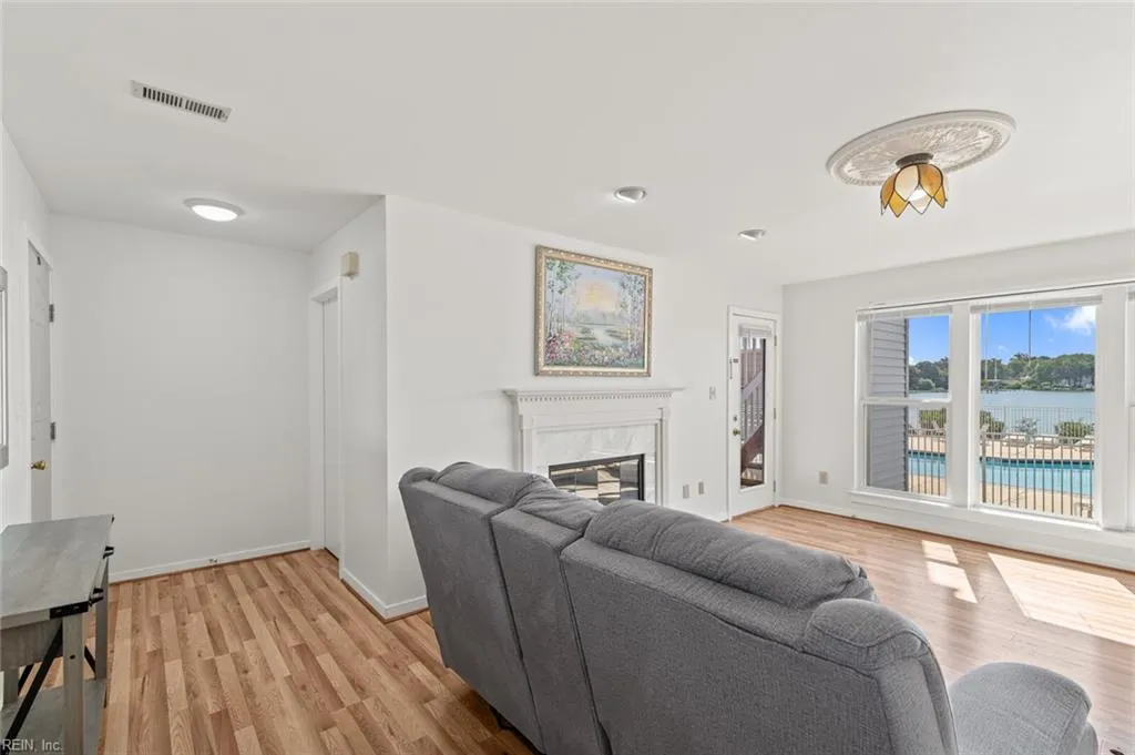 Hampton, Virginia 23669, United States, 3 Bedrooms Bedrooms, ,2 BathroomsBathrooms,Residential,Active,198311