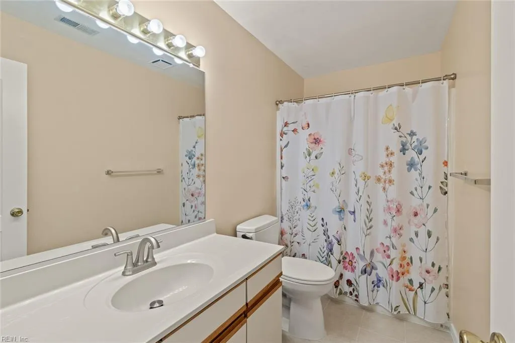 Hampton, Virginia 23669, United States, 3 Bedrooms Bedrooms, ,2 BathroomsBathrooms,Residential,Active,198311