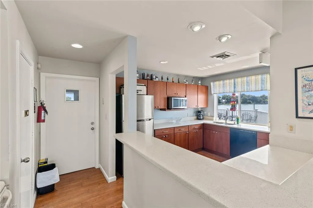 Hampton, Virginia 23669, United States, 3 Bedrooms Bedrooms, ,2 BathroomsBathrooms,Residential,Active,198311