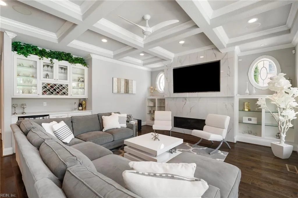 Virginia Beach, Virginia 23456, United States, 6 Bedrooms Bedrooms, ,6 BathroomsBathrooms,Residential,Active,154824