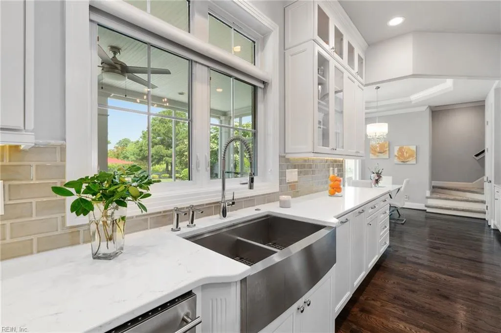 Virginia Beach, Virginia 23456, United States, 6 Bedrooms Bedrooms, ,6 BathroomsBathrooms,Residential,Active,154824