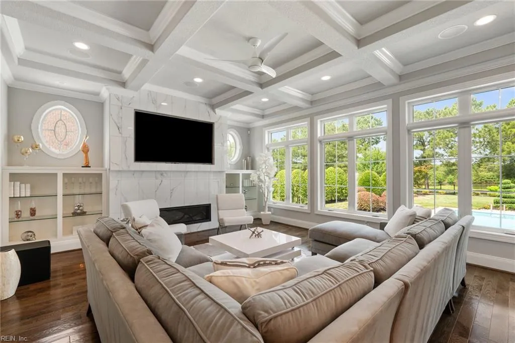 Virginia Beach, Virginia 23456, United States, 6 Bedrooms Bedrooms, ,6 BathroomsBathrooms,Residential,Active,154824