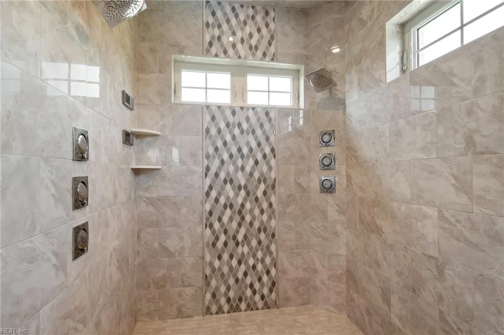 Virginia Beach, Virginia 23456, United States, 6 Bedrooms Bedrooms, ,6 BathroomsBathrooms,Residential,Active,154824