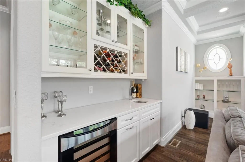 Virginia Beach, Virginia 23456, United States, 6 Bedrooms Bedrooms, ,6 BathroomsBathrooms,Residential,Active,154824