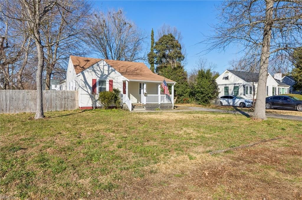 Photo of 9 Maury Avenue, Newport News, VA 23601 (MLS # 10616158)