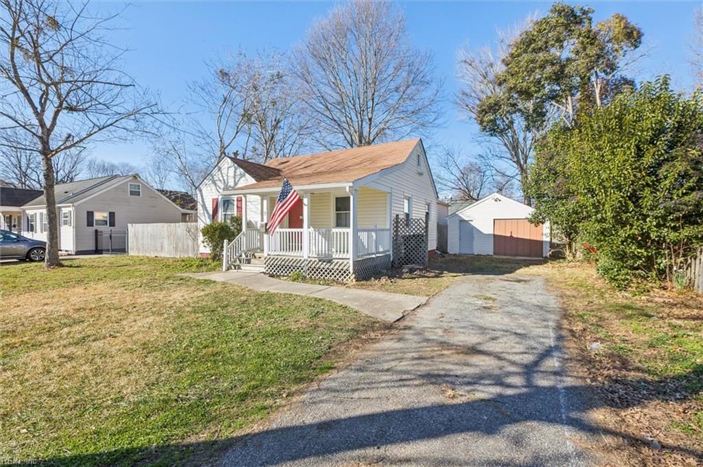 Photo of 9 Maury Avenue, Newport News, VA 23601 (MLS # 10616158)