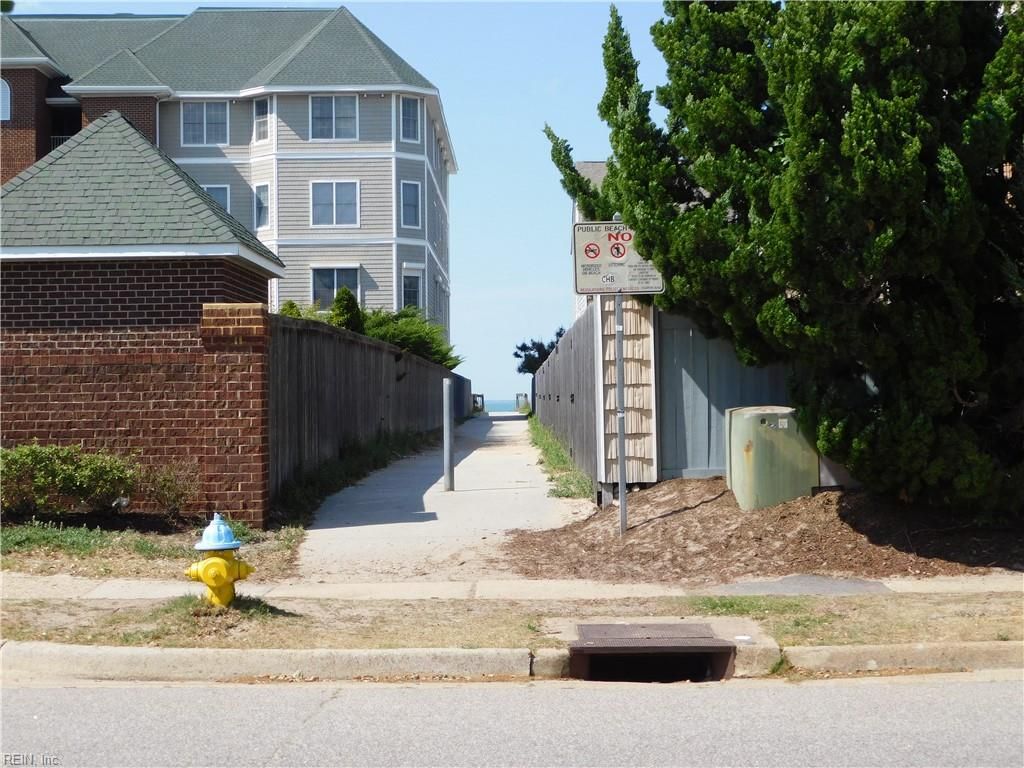 Photo of 2320 Sea Shell Road #203, Virginia Beach, VA 23451 (MLS # 10631107)