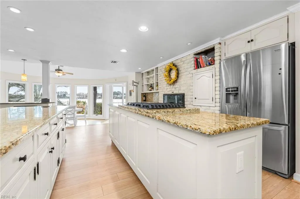 Virginia Beach, Virginia 23451, United States, 5 Bedrooms Bedrooms, ,4 BathroomsBathrooms,Residential,Active,253535