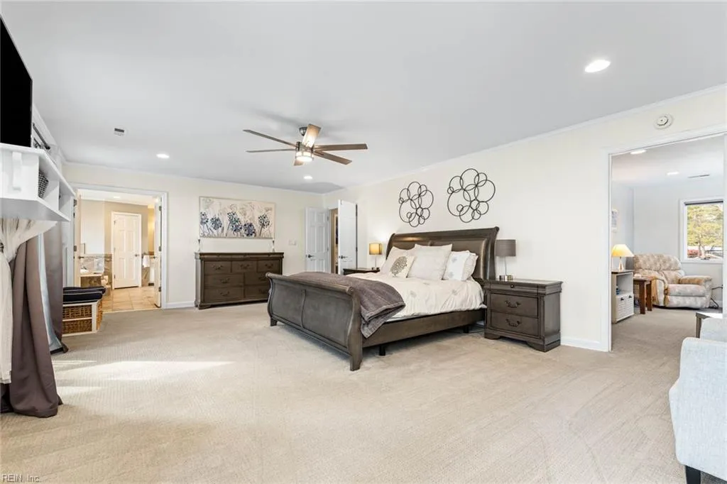 Virginia Beach, Virginia 23451, United States, 5 Bedrooms Bedrooms, ,4 BathroomsBathrooms,Residential,Active,253535