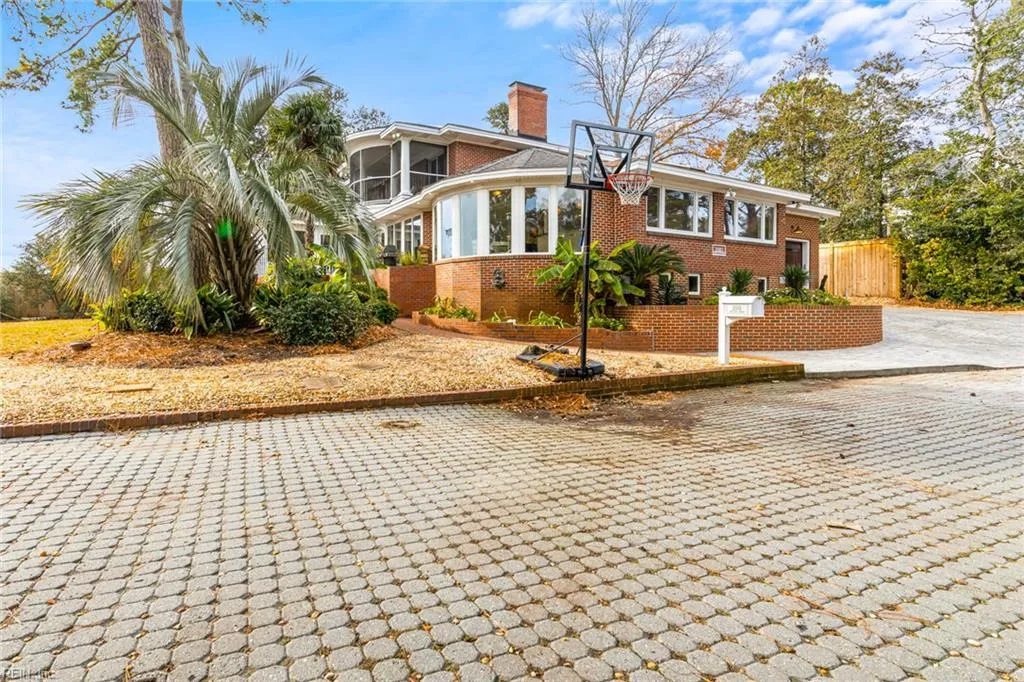 Virginia Beach, Virginia 23451, United States, 5 Bedrooms Bedrooms, ,4 BathroomsBathrooms,Residential,Active,253535