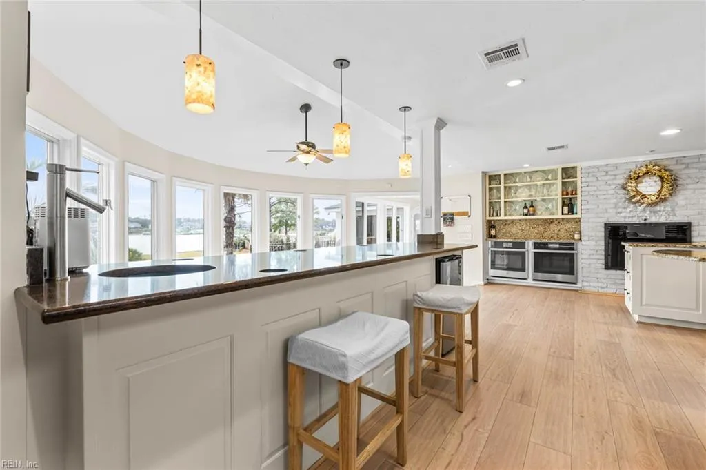 Virginia Beach, Virginia 23451, United States, 5 Bedrooms Bedrooms, ,4 BathroomsBathrooms,Residential,Active,253535