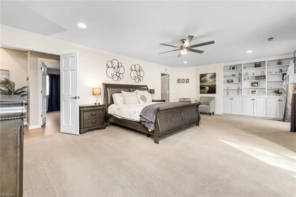 Virginia Beach, Virginia 23451, United States, 5 Bedrooms Bedrooms, ,4 BathroomsBathrooms,Residential,Active,253535