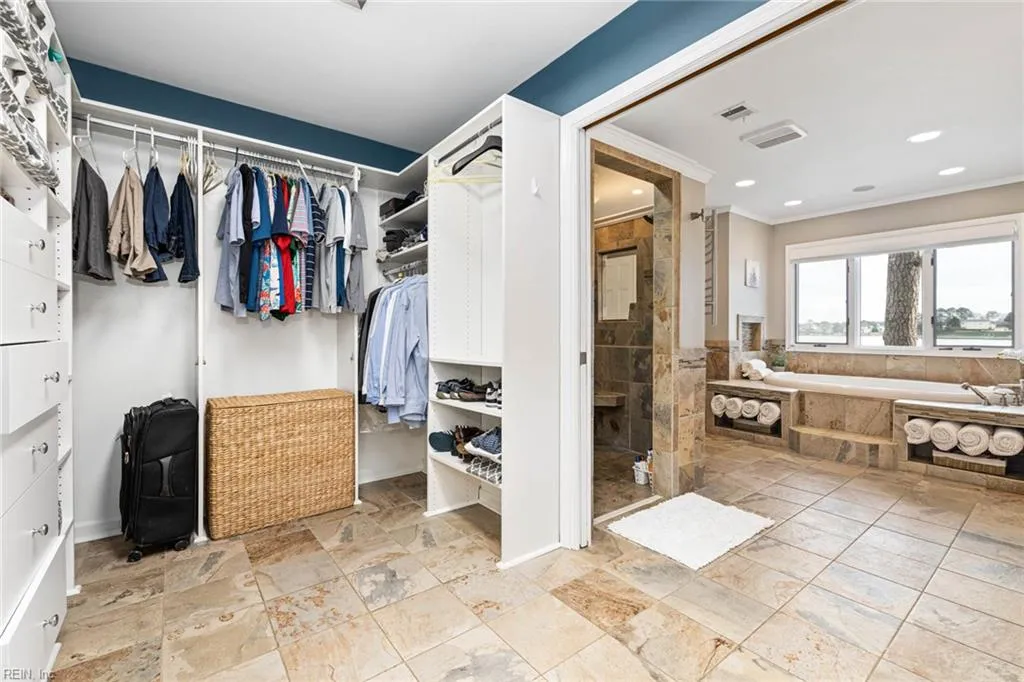 Virginia Beach, Virginia 23451, United States, 5 Bedrooms Bedrooms, ,4 BathroomsBathrooms,Residential,Active,253535