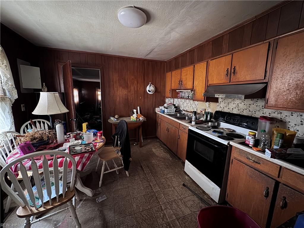 Photo of 4 May Street, Portsmouth, VA 23702 (MLS # 10620383)