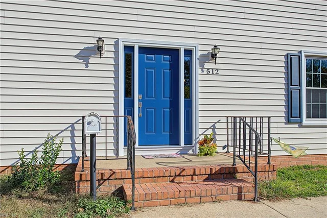 512 Timberneck Court, photo 3 of 35