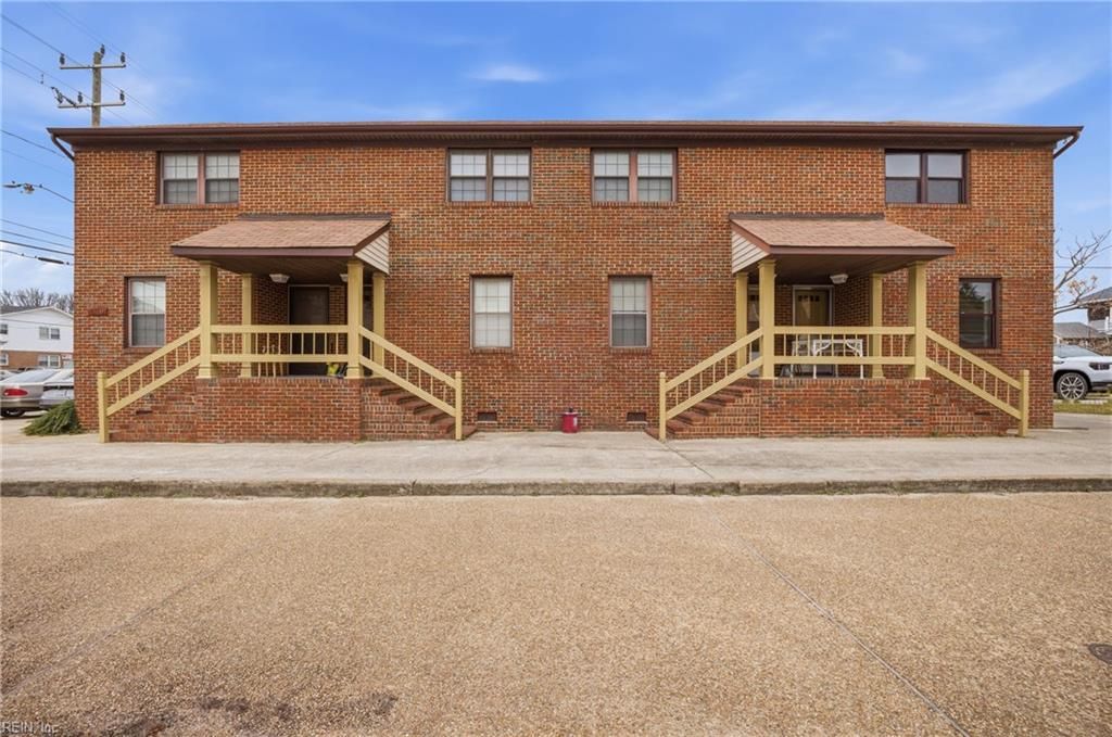 Photo of 840 W Ocean View Avenue, Norfolk, VA 23503 (MLS # 10623277)