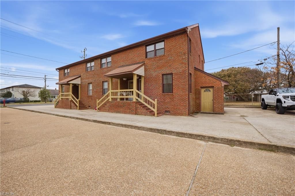 Photo of 840 W Ocean View Avenue, Norfolk, VA 23503 (MLS # 10623277)