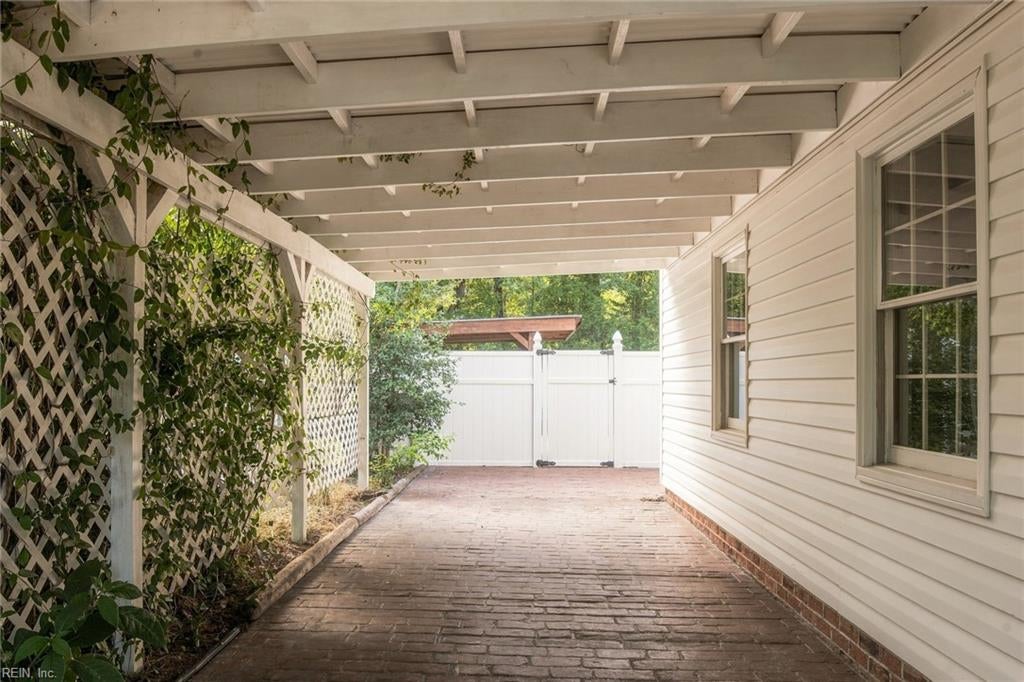 Photo of 7324 Longview Drive, Quinton, VA 23141 (MLS # 10654269)
