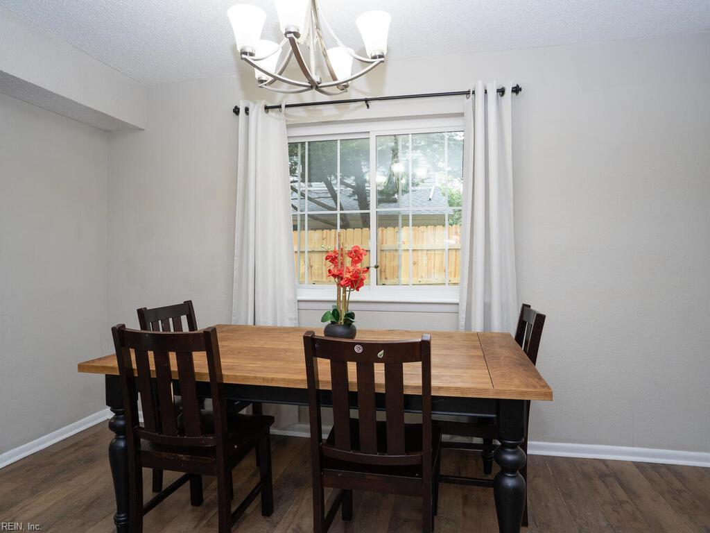 1505 Amberley Forest RD
