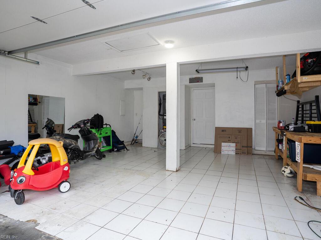 1505 Amberley Forest RD