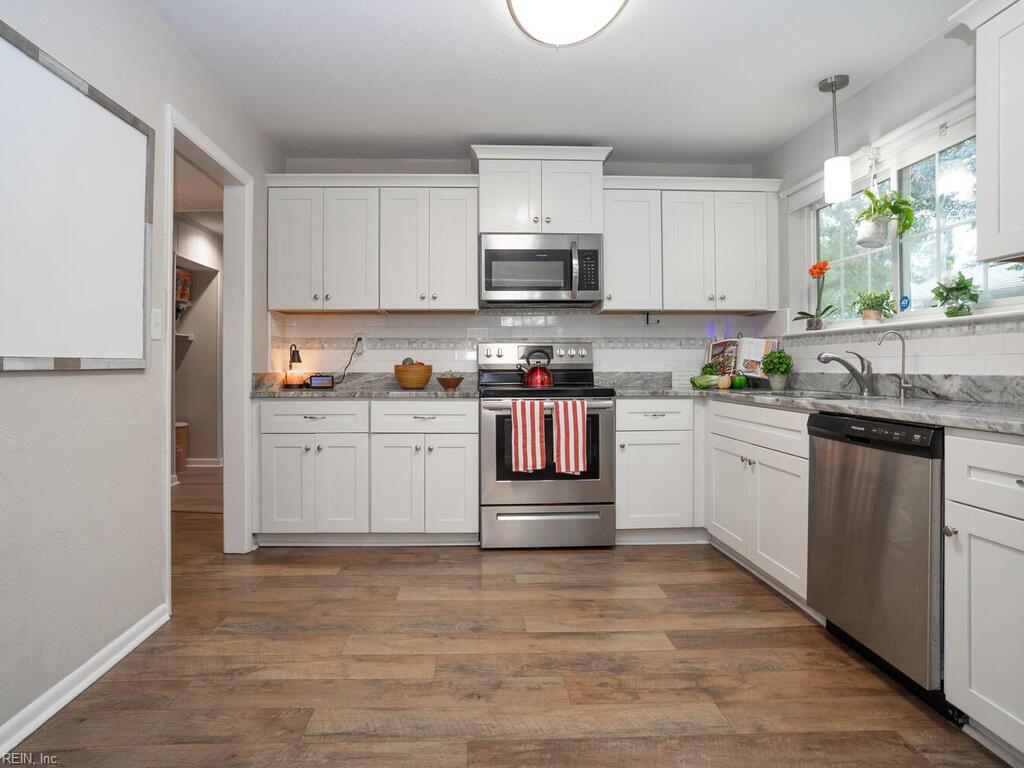 1505 Amberley Forest RD