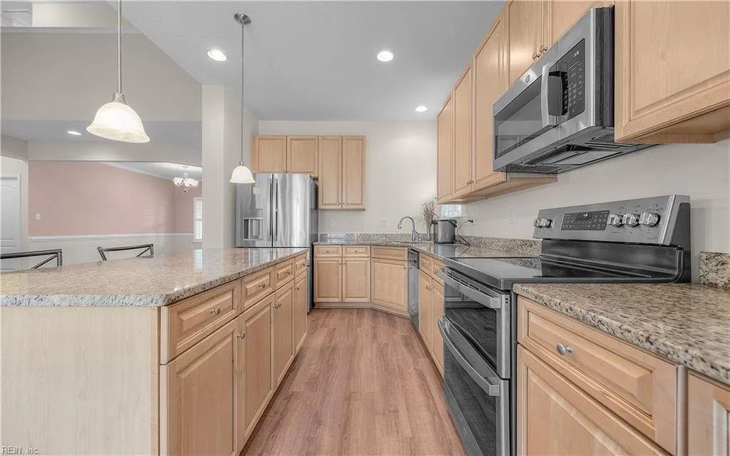 Virginia Beach, Virginia 23455, United States, 4 Bedrooms Bedrooms, ,3 BathroomsBathrooms,Residential,Active,255565