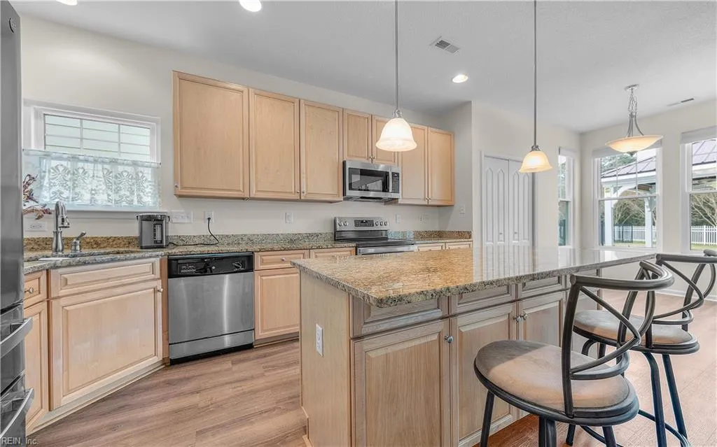 Virginia Beach, Virginia 23455, United States, 4 Bedrooms Bedrooms, ,3 BathroomsBathrooms,Residential,Active,255565