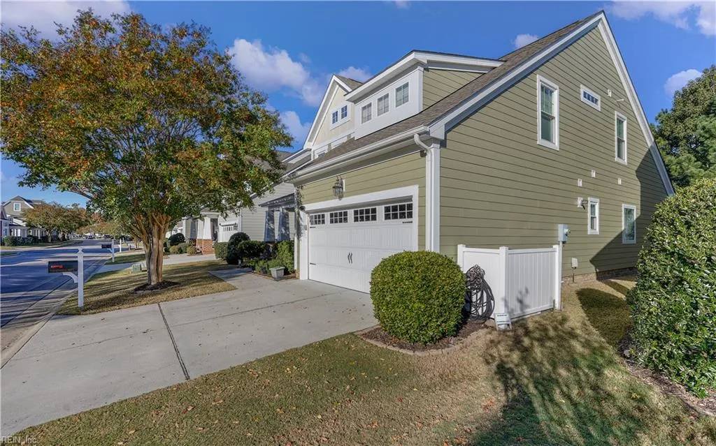 Virginia Beach, Virginia 23455, United States, 4 Bedrooms Bedrooms, ,3 BathroomsBathrooms,Residential,Active,255565