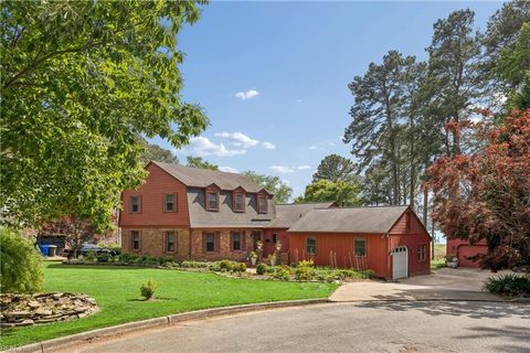 Photo of 635 HAYSTACK LANDING Road, Newport News, VA 23602 (MLS # 10635075)