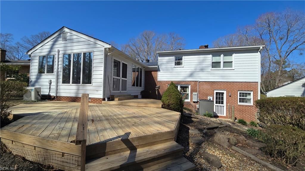 Photo of 8 Bonnie Lane, Newport News, VA 23606 (MLS # 10625060)