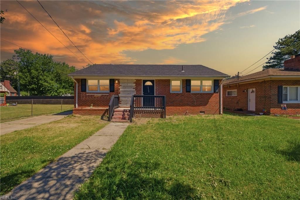 Photo of 2908 Hollister Avenue, Norfolk, VA 23504 (MLS # 10633563)