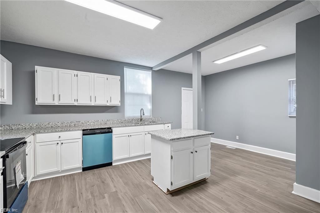 Photo of 2011 Chestnut Avenue, Newport News, VA 23607 (MLS # 10612698)