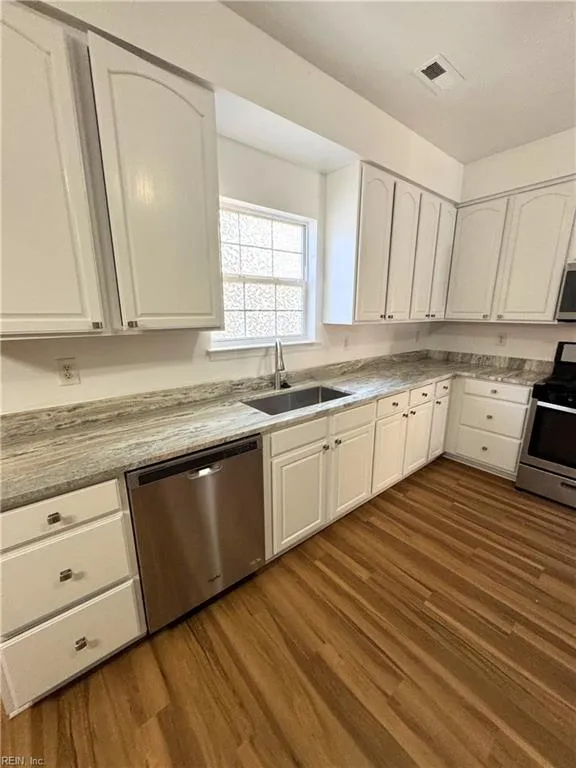 Suffolk, Virginia 23434, United States, 3 Bedrooms Bedrooms, ,3 BathroomsBathrooms,Residential,Active,219305