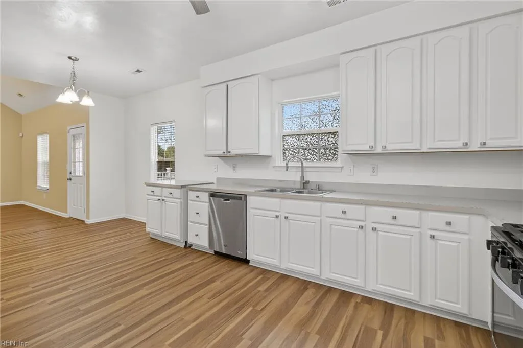 Suffolk, Virginia 23434, United States, 3 Bedrooms Bedrooms, ,3 BathroomsBathrooms,Residential,Active,219305