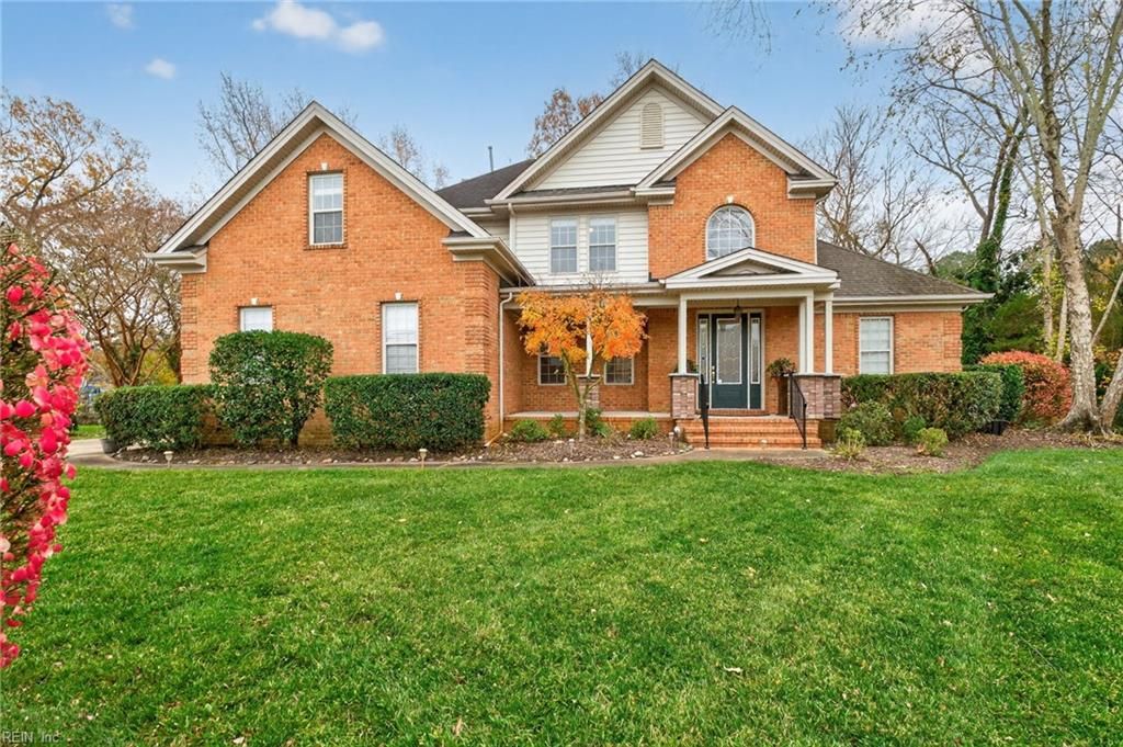 Photo of 1605 Swan Lake Cres Crescent, Chesapeake, VA 23321 (MLS # 10611063)