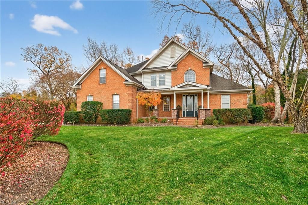 Photo of 1605 Swan Lake Cres Crescent, Chesapeake, VA 23321 (MLS # 10611063)