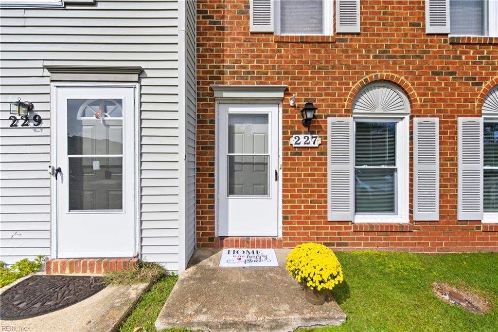 227 Mannings LN